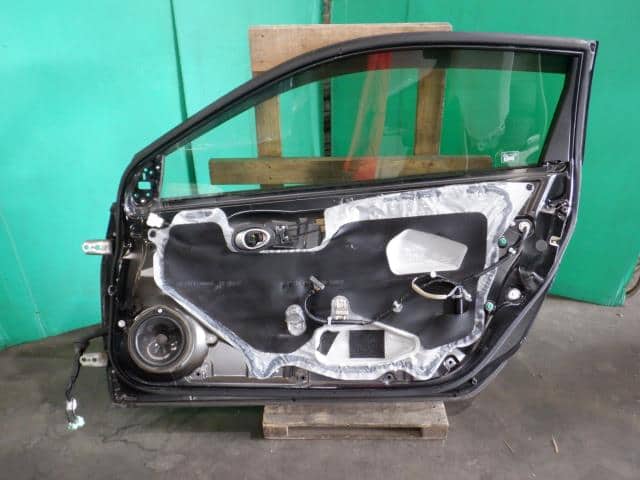 Front Right Door Assembly HONDA CR-Z 2012 DAA-ZF1 — photo 4