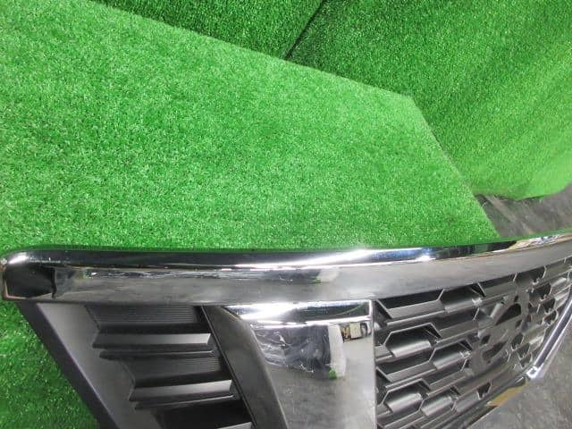 Radiator Grille NISSAN Nv350 — photo 8