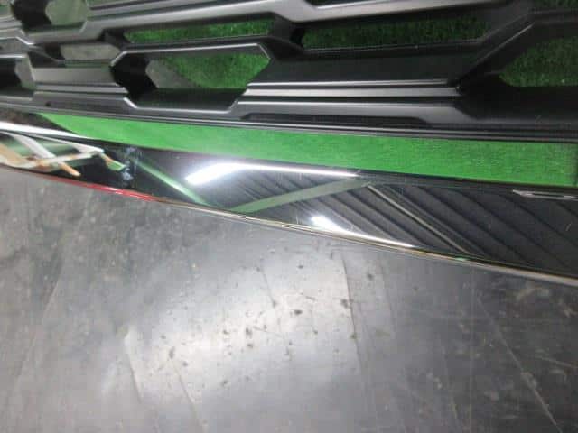 Radiator Grille NISSAN Nv350 — photo 4