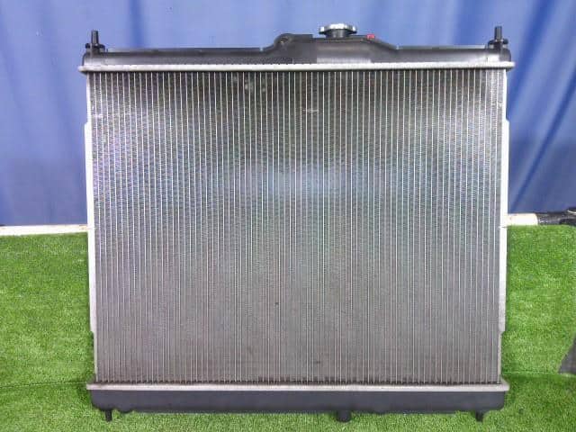 Radiator NISSAN Nv200 vanette 2011 DBF-VM20 — photo 1