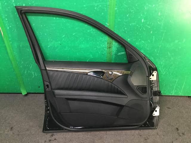 Front Left Door Assembly MERCEDES-BENZ Benz e class 2009 DBA-211256C — photo 3