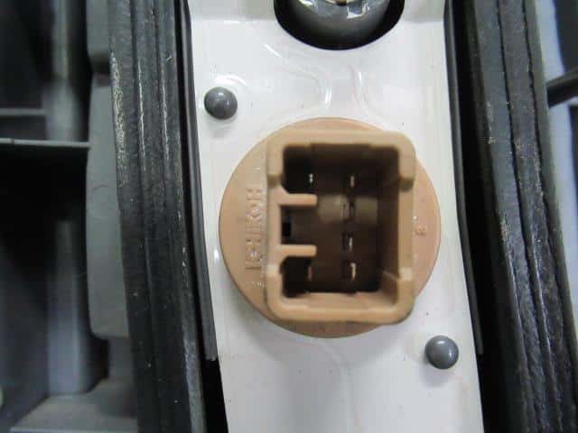 Left Tail Light TOYOTA bB 2004 CBA-NCP30 — photo 8