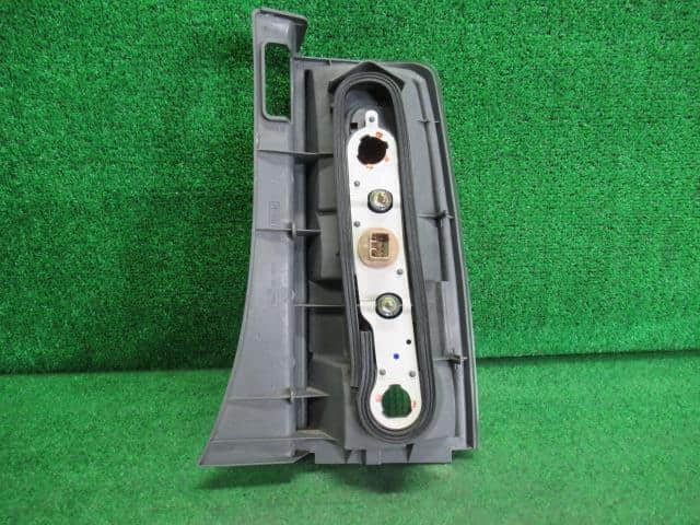 Left Tail Light TOYOTA bB 2004 CBA-NCP30 — photo 7