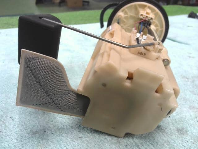 Fuel Pump TOYOTA Camry 2011 DAA-AVV50 — photo 6