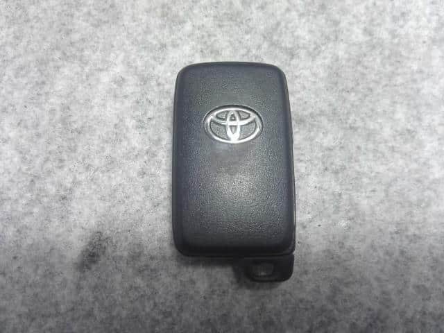 Keyless Entry Remote Control Key TOYOTA Aqua 2014 DAA-NHP10 — photo 1