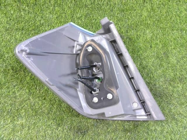 Right Tail Light HONDA Fit Shuttle 2011 DAA-GP2 — photo 3