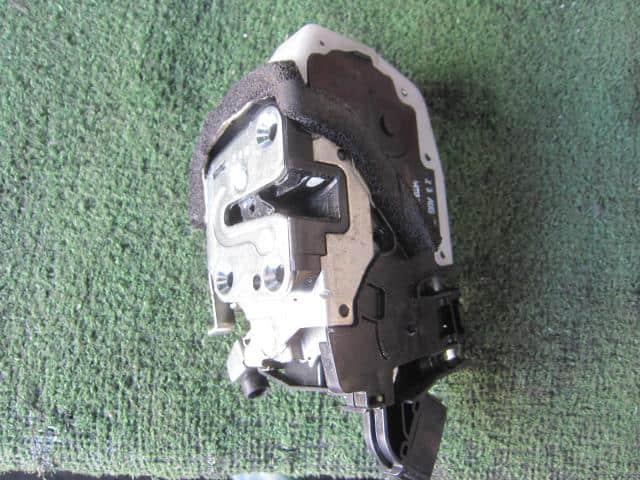 Front Left Door Lock Actuator NISSAN March 2012 DBA-K13 — photo 1