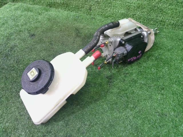 Brake Master Cylinder HONDA Fit 2014 DAA-GP5 — photo 1