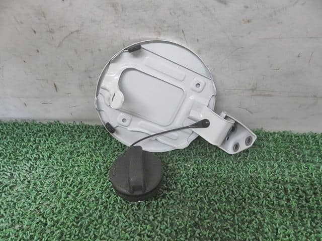 Fuel Filler Lid SUZUKI Wagon R 2018 DBA-MH35S — photo 3