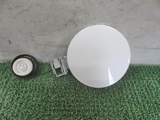 Fuel Filler Lid SUZUKI Wagon R 2018 DBA-MH35S — photo 1