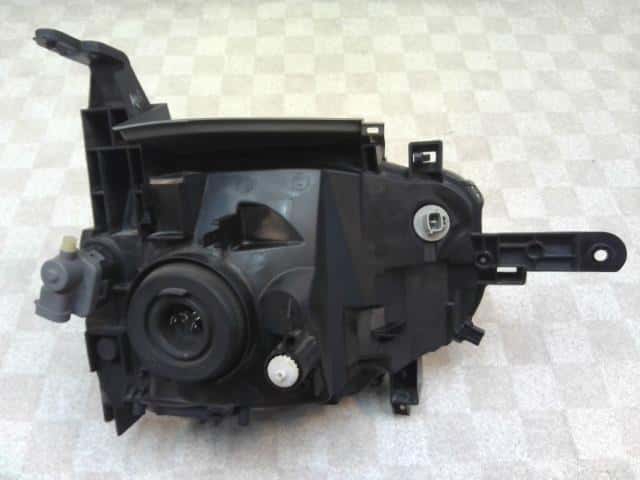 Left Headlight NISSAN Cube 2007 DBA-YZ11 — photo 4