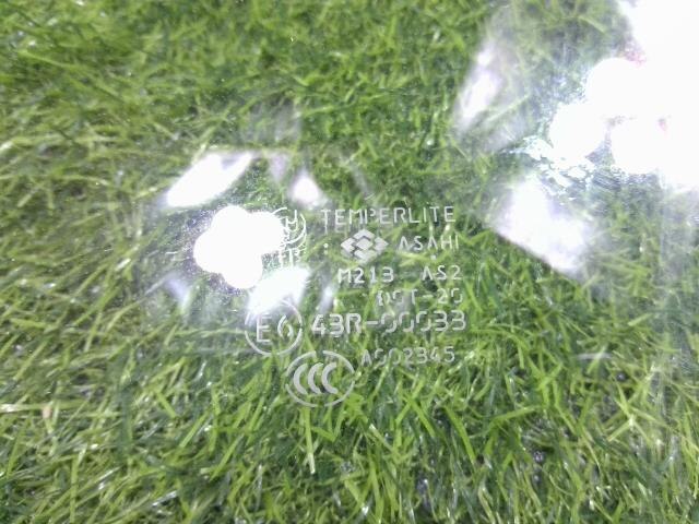 Front Right Door Windshield NISSAN Caravan Van 2007 LC-DQGE25 — photo 2