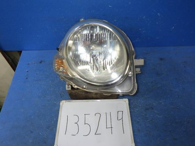 Right Headlight TOYOTA Sienta 2011 DBA-NCP81G — photo 1