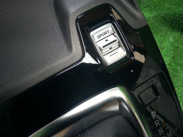 Console Box MAZDA Axela 2016 DBA-BM5FS — photo 5