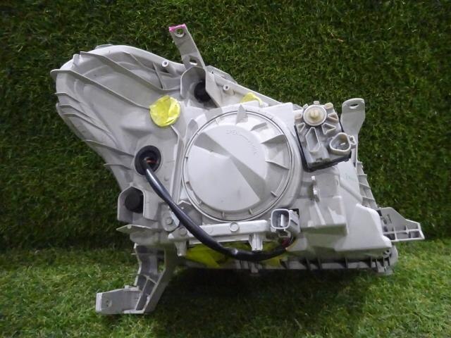 Left Headlight TOYOTA Raum 2005 CBA-NCZ20 — photo 2