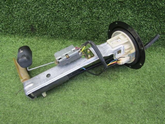Fuel Pump TOYOTA Landcruiser 2001 GF-UZJ100 — photo 3