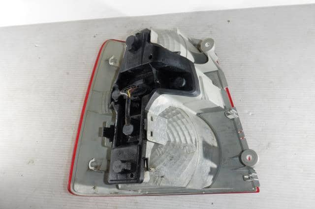 Right Tail Light VOLKSWAGEN Golf Touran 2006 GH-1TBLX — photo 3