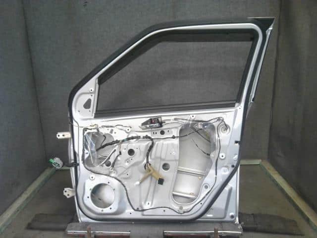 Front Right Door Assembly SUZUKI Swift 2012 DBA-ZC72S 6800171L00 — photo 4