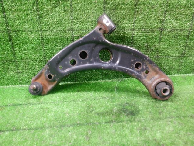 Front Left Lower Control Arm TOYOTA Passo 2013 DBA-KGC35 — photo 1