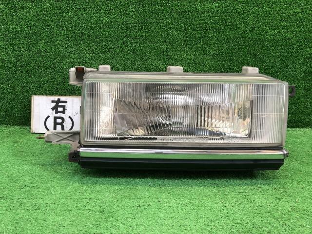 Right Headlight TOYOTA Mark II 1988 T-YX76V — photo 1