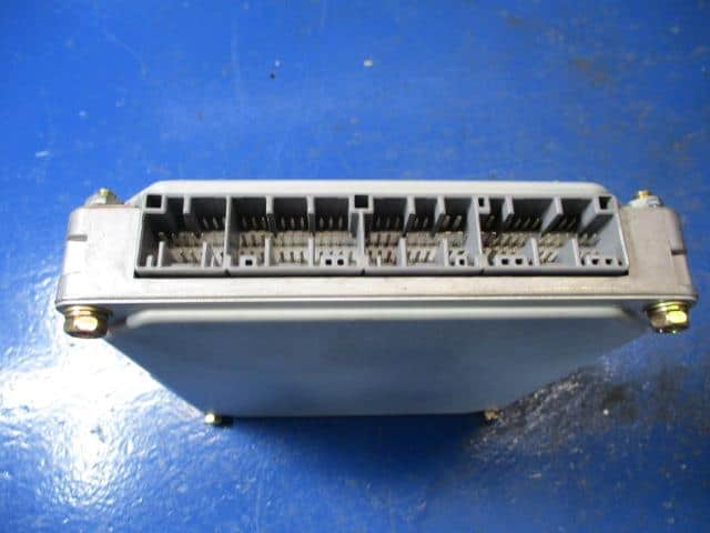 Engine Control Unit ISUZU ISUZU TRACTOR 2002 KL-EXR74D3 — photo 4