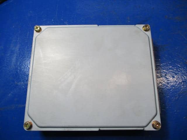 Engine Control Unit ISUZU ISUZU TRACTOR 2002 KL-EXR74D3 — photo 1