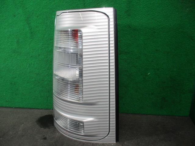 Right Tail Light TOYOTA Sienta 2011 DBA-NCP85G — photo 4