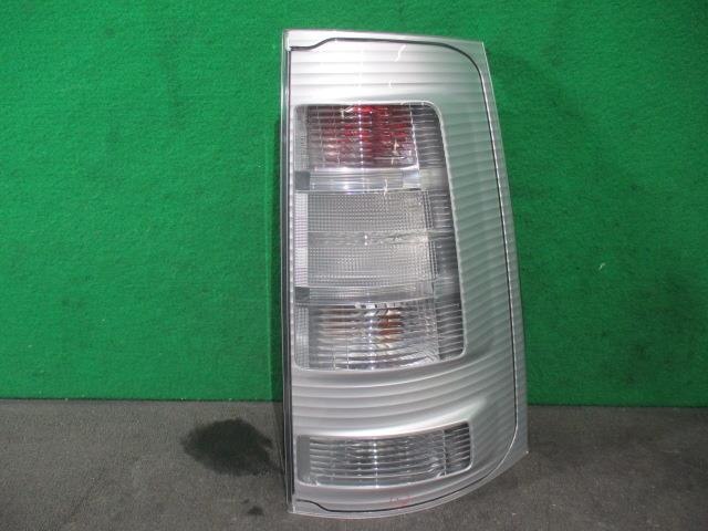 Right Tail Light TOYOTA Sienta 2011 DBA-NCP85G — photo 1