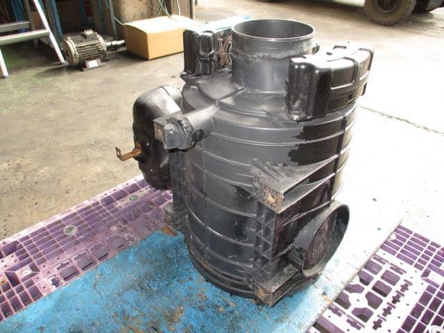 Air Cleaner Assembly ISUZU ISUZU LARGESIZE CAR 2001 KL-CYZ73P3 1142107651 — photo 2