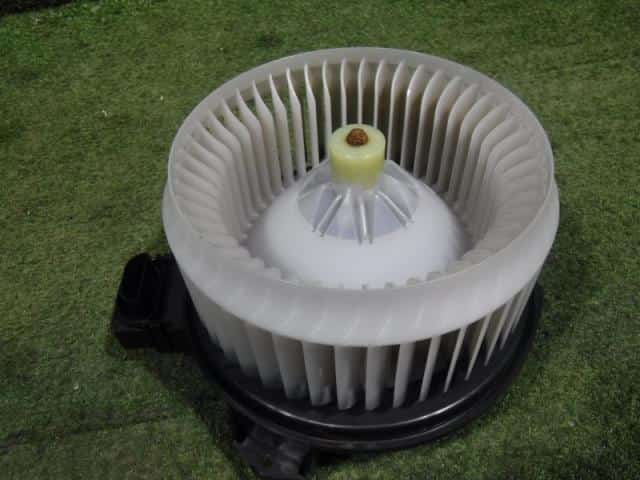Blower Motor HONDA Fit 2010 DBA-GE6 — photo 2