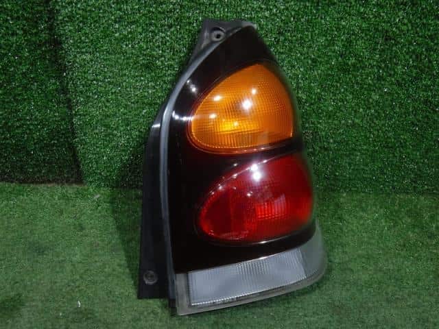 Right Tail Light SUZUKI Alto 1998 GF-HA12S 3565078G00 — photo 3