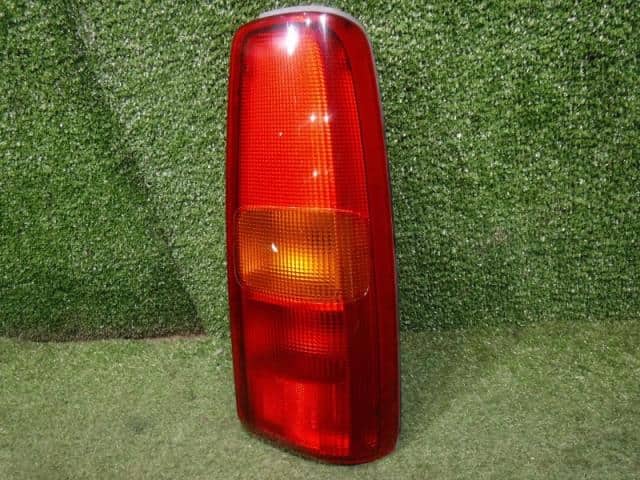 Right Tail Light SUZUKI Jimny 2003 TA-JB23W 3565081A00 — photo 1