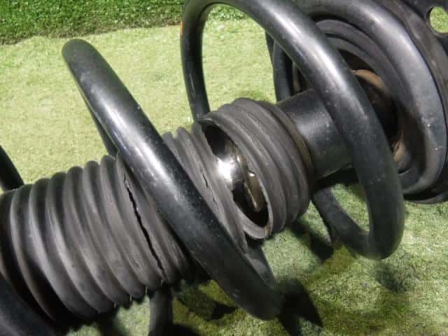 Front Left Strut NISSAN Leaf_ 2011 ZAA-ZE0 — photo 2