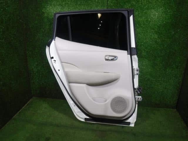 Rear Left Door Assembly NISSAN Leaf_ 2011 ZAA-ZE0 — photo 2