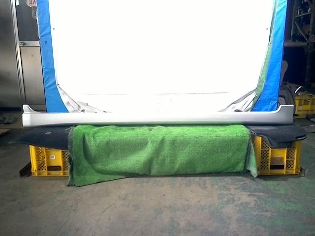 Right Side Step TOYOTA Wish 2005 DBA-ANE11 — photo 1