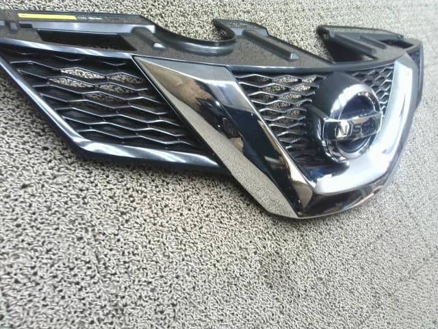 Radiator Grille NISSAN X-Trail 2015 DBA-NT32 — photo 2
