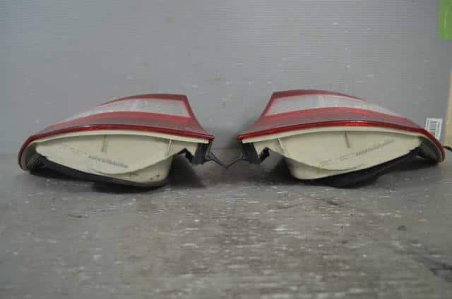 Right Tail Light BMW Bmw 2005 UF120 63 21 6 924 501 63 21 6 924 502 — photo 6