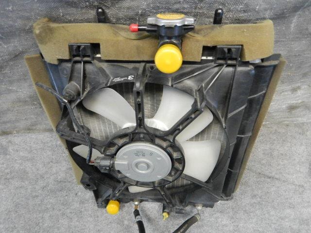 Radiator TOYOTA Passo 2014 DBA-KGC30 — photo 9