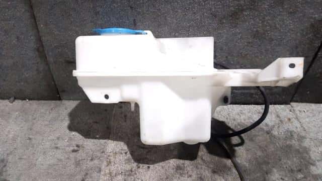 Windshield Washer Tank SUZUKI Every 2006 ABA-DA64W 3845068H10 — photo 1