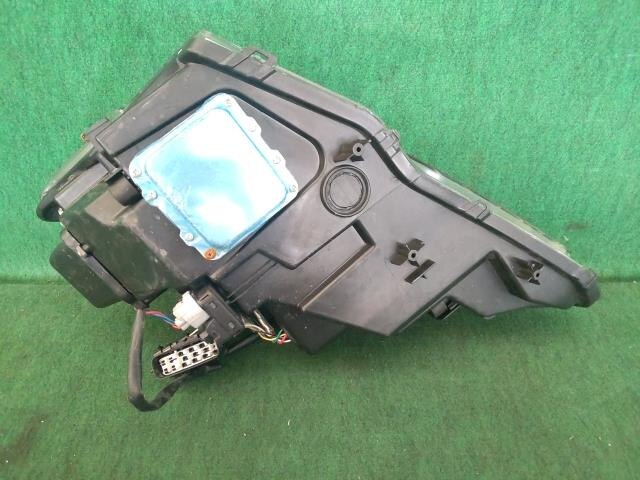 Right Headlight TOYOTA Lexus is 2009 DBA-GSE20 — photo 5