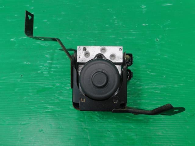 ABS Actuator TOYOTA MR-S 2000 TA-ZZW30 — photo 1