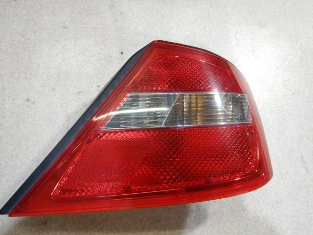 Right Tail Light NISSAN Cedric 2000 GH-HY34 — photo 1