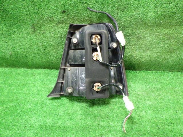 Left Tail Light TOYOTA Progres 2003 TA-JCG15 — photo 2