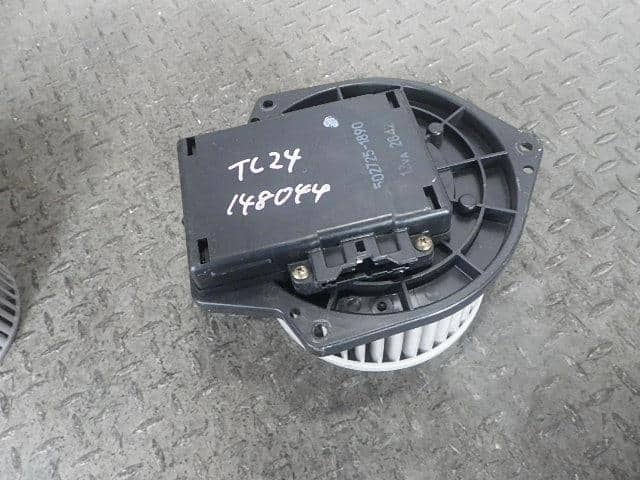 Blower Motor NISSAN Serena 2002 UA-TC24 — photo 1
