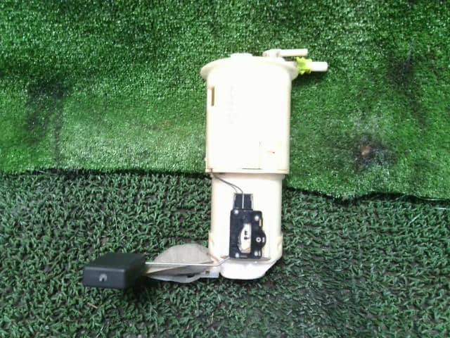 Fuel Pump SUZUKI MR Wagon 2008 DBA-MF22S 1510072830 — photo 1