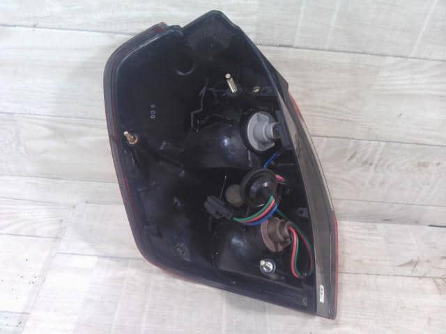 Right Tail Light SUBARU Legacy 2000 TA-BH5 — photo 2