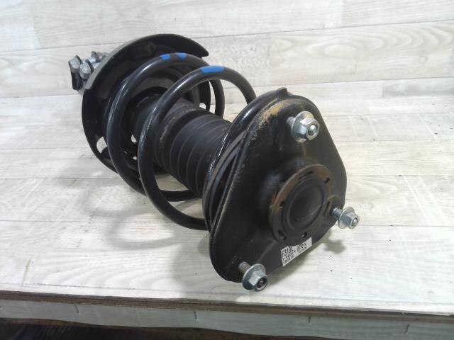 Front Left Strut TOYOTA Prius 2019 DAA-ZVW55 — photo 2