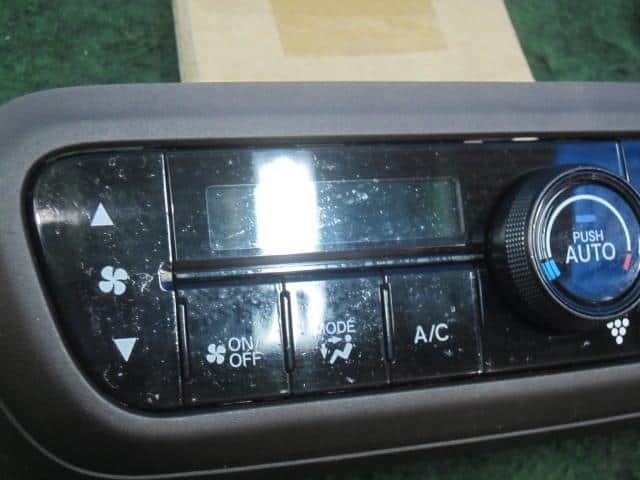 A/C Control Panel HONDA N-wgn 2020 6BA-JH3 — photo 5