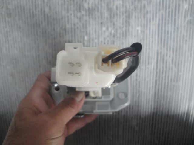 Back Door Lock Actuator SUZUKI Swift 2008 DBA-ZD11S — photo 3