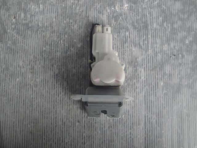 Back Door Lock Actuator SUZUKI Swift 2008 DBA-ZD11S — photo 1